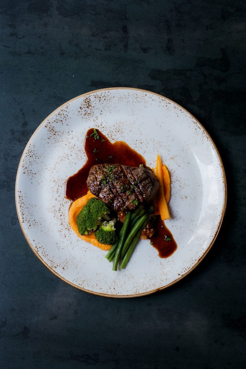 Tournedos met seizoensgroenten en jus